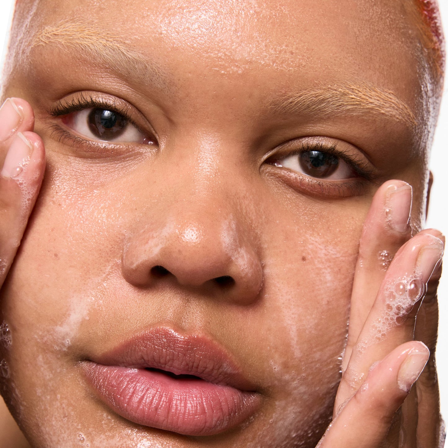 salicylic-acid-cleanser-150ml-w7 Omega50_Model_2000x2000-1_ce0a3018-d6f0-4ed9-a17d-0096b80b29f6.jpg